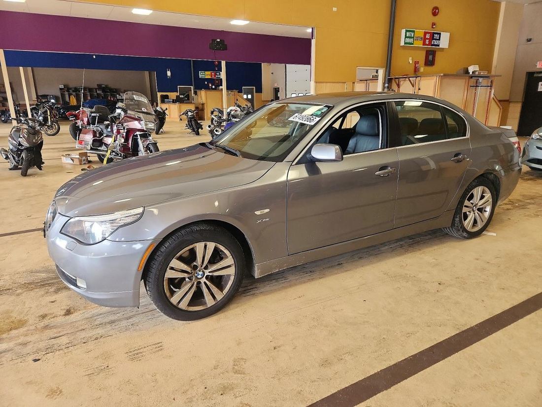 2010 BMW 528