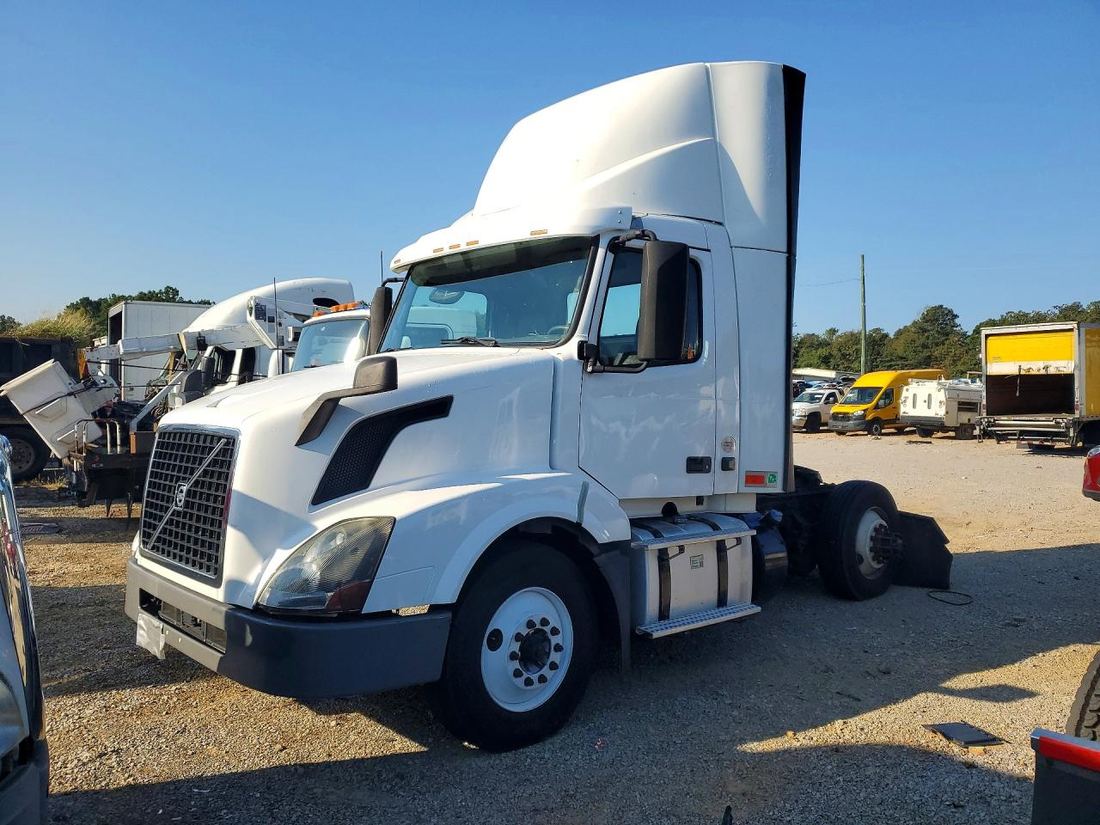 2017 VOLVO VN