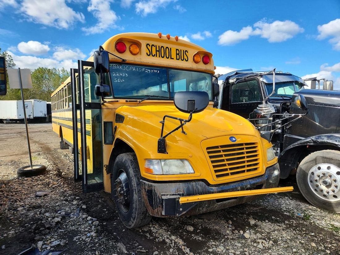 2013 BLUB SCHOOL BUS