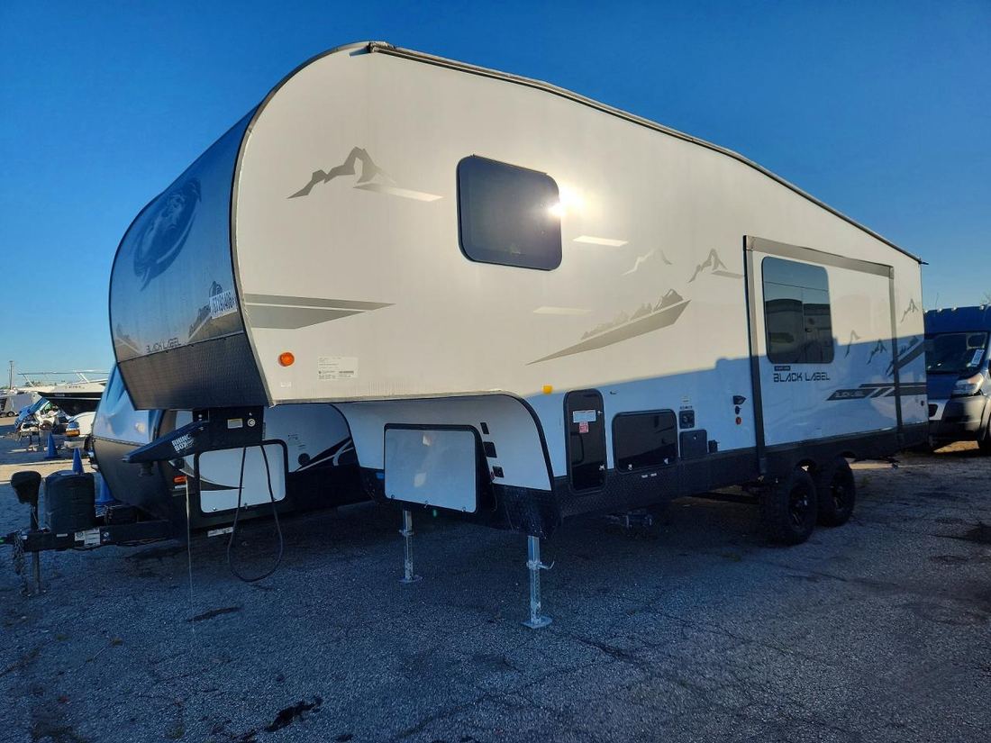 2023 CHEROKEE BY FOREST R BLACK LABEL 5TH WHEE
