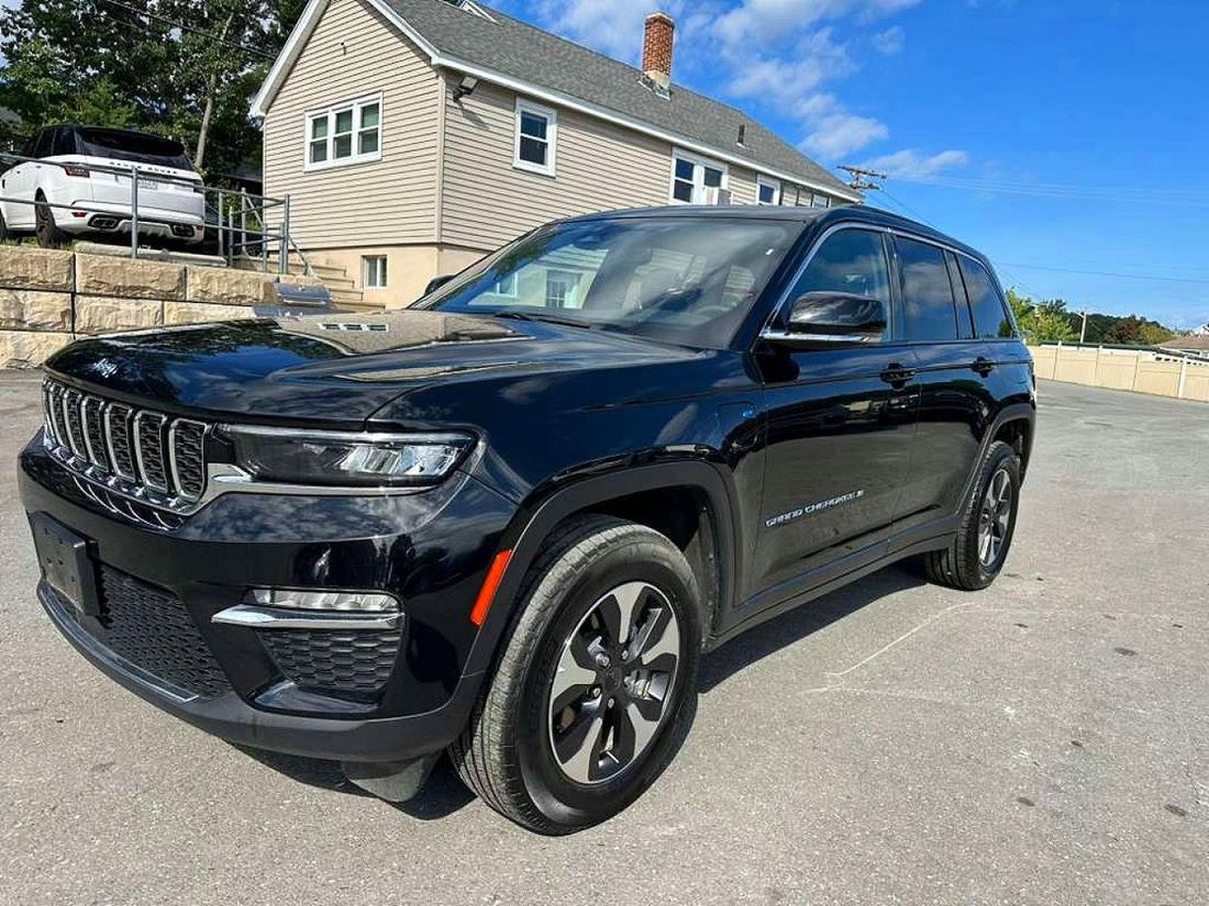 2024 JEEP GRAND CHEROKEE