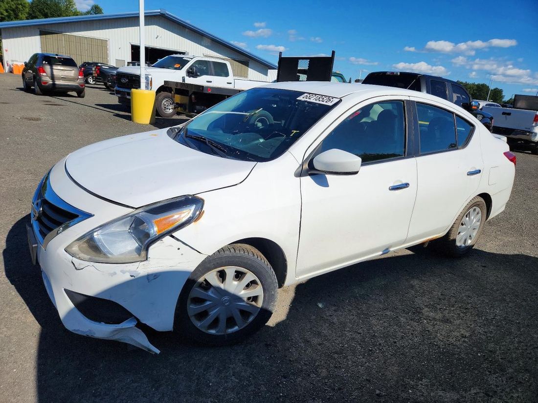 2017 NISSAN VERSA