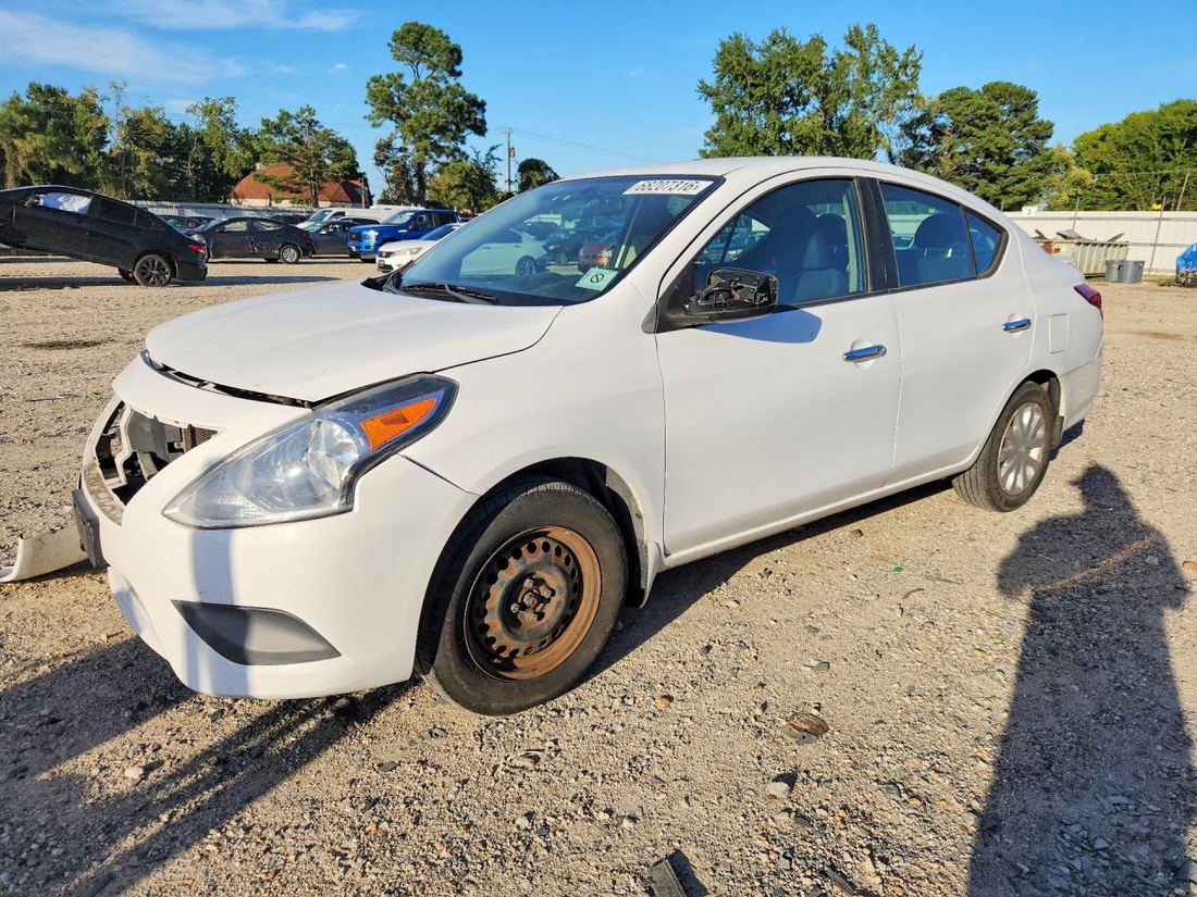 2016 NISSAN VERSA