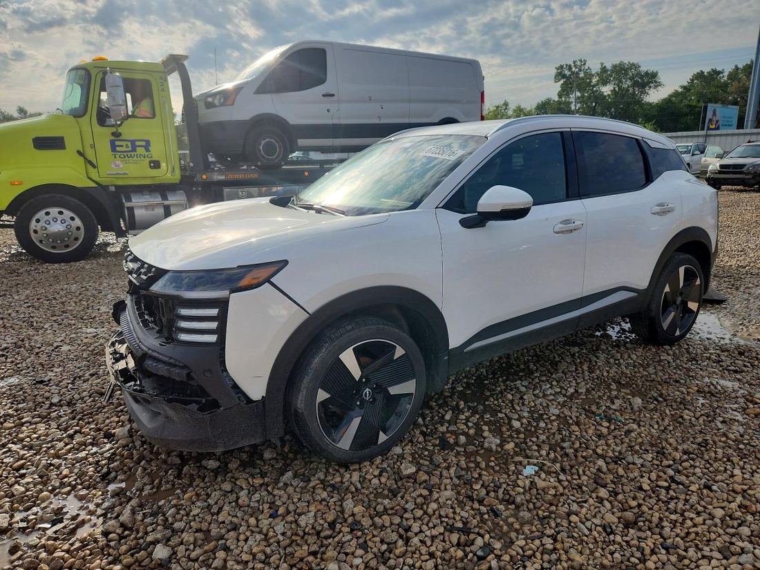 2025 NISSAN KICKS