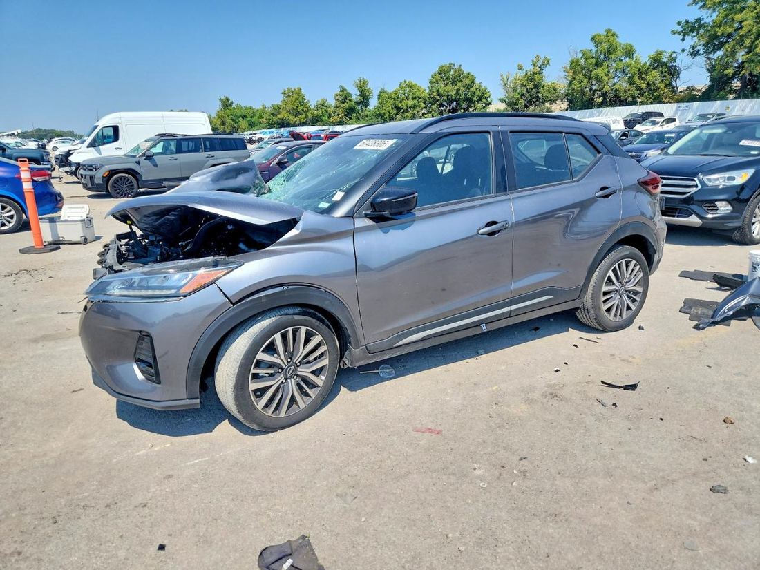 2024 NISSAN KICKS