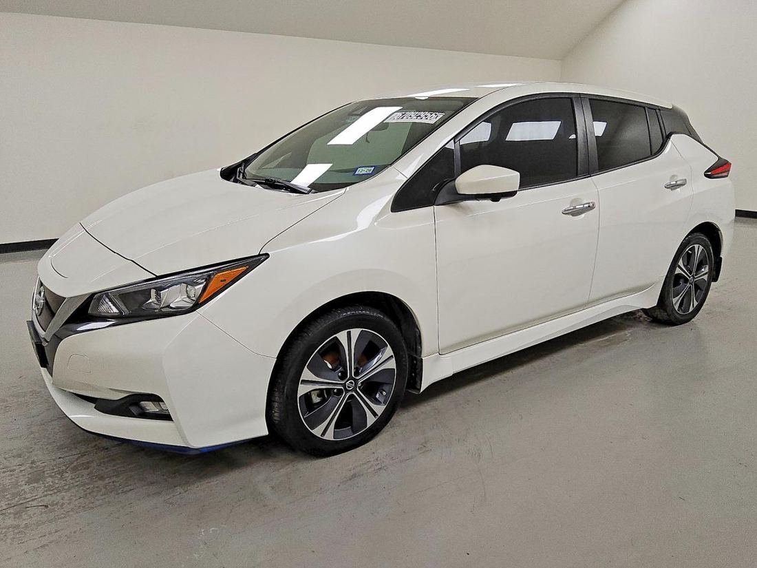 2021 NISSAN LEAF
