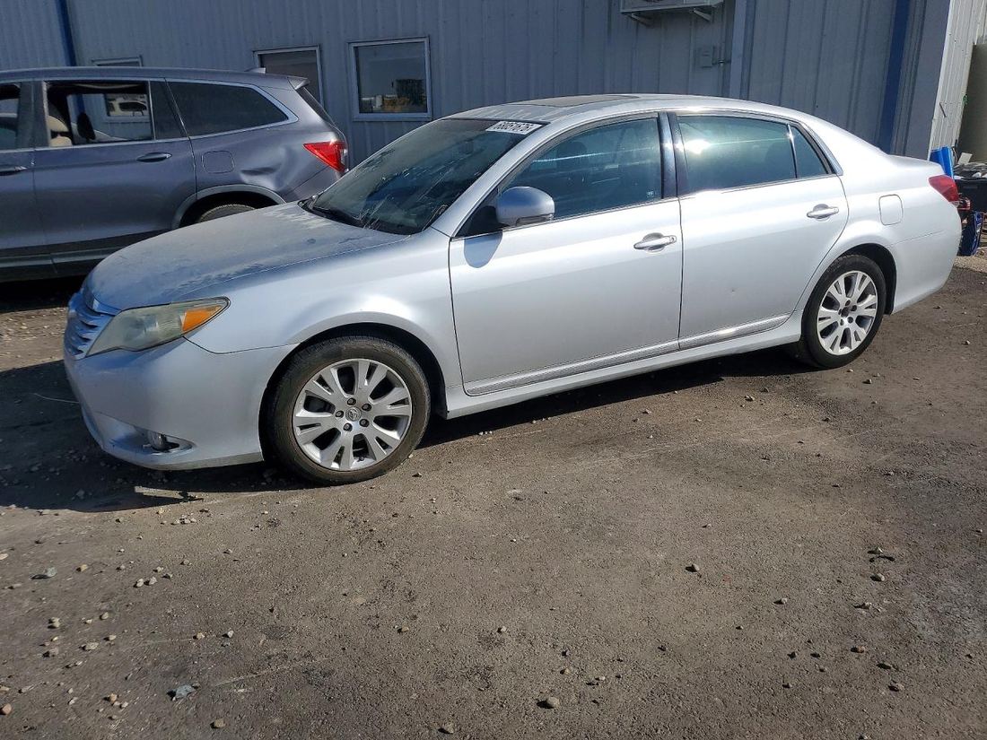 2011 TOYOTA AVALON