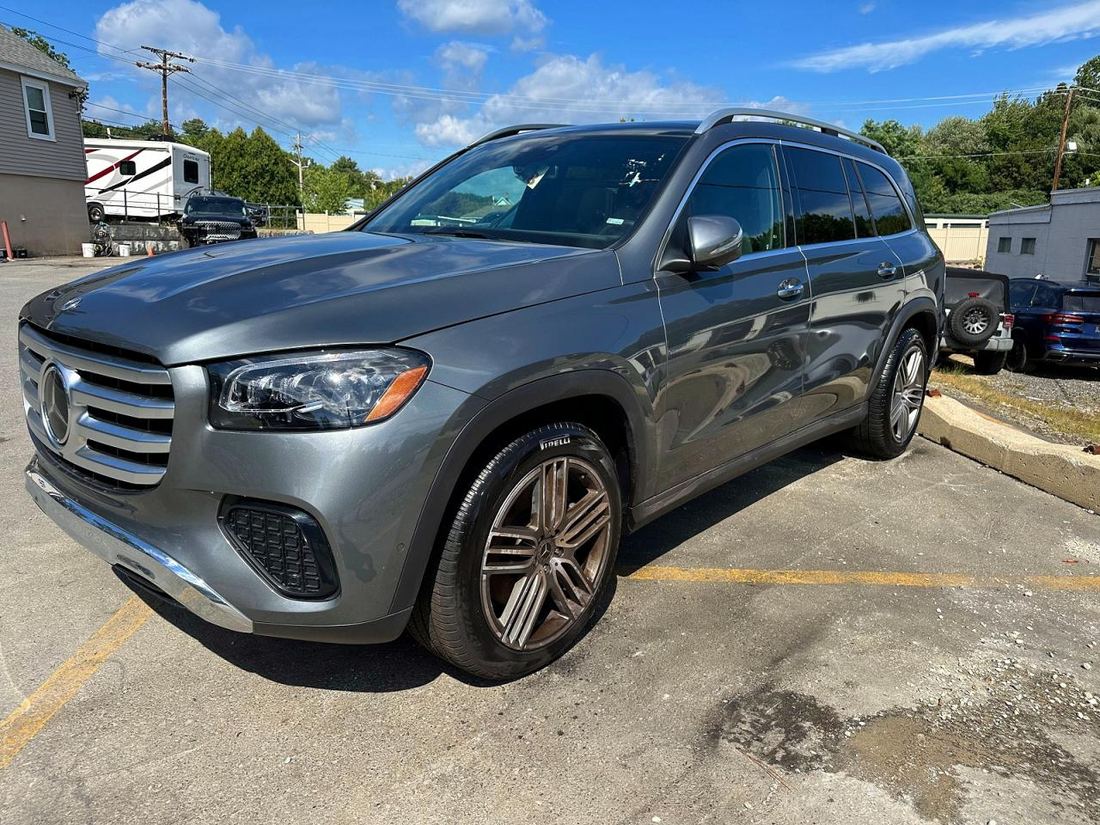 2026 MERCEDES-BENZ GLS