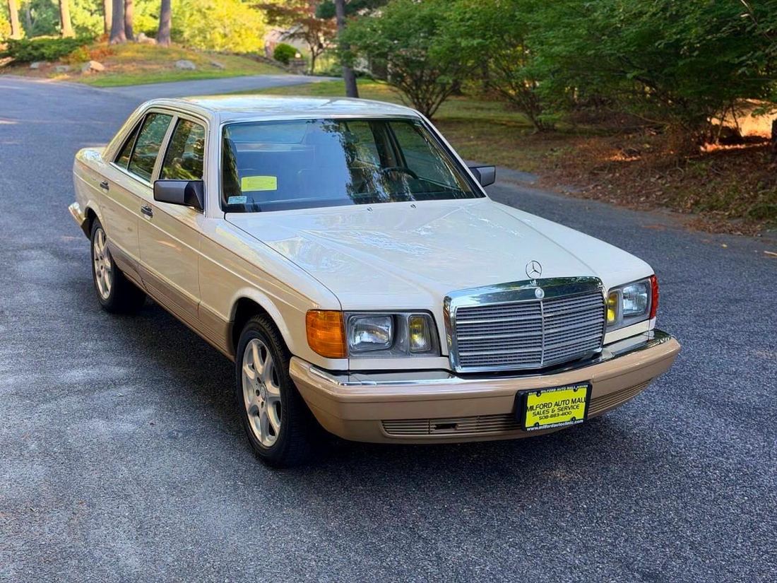 1983 MERCEDES-BENZ 300