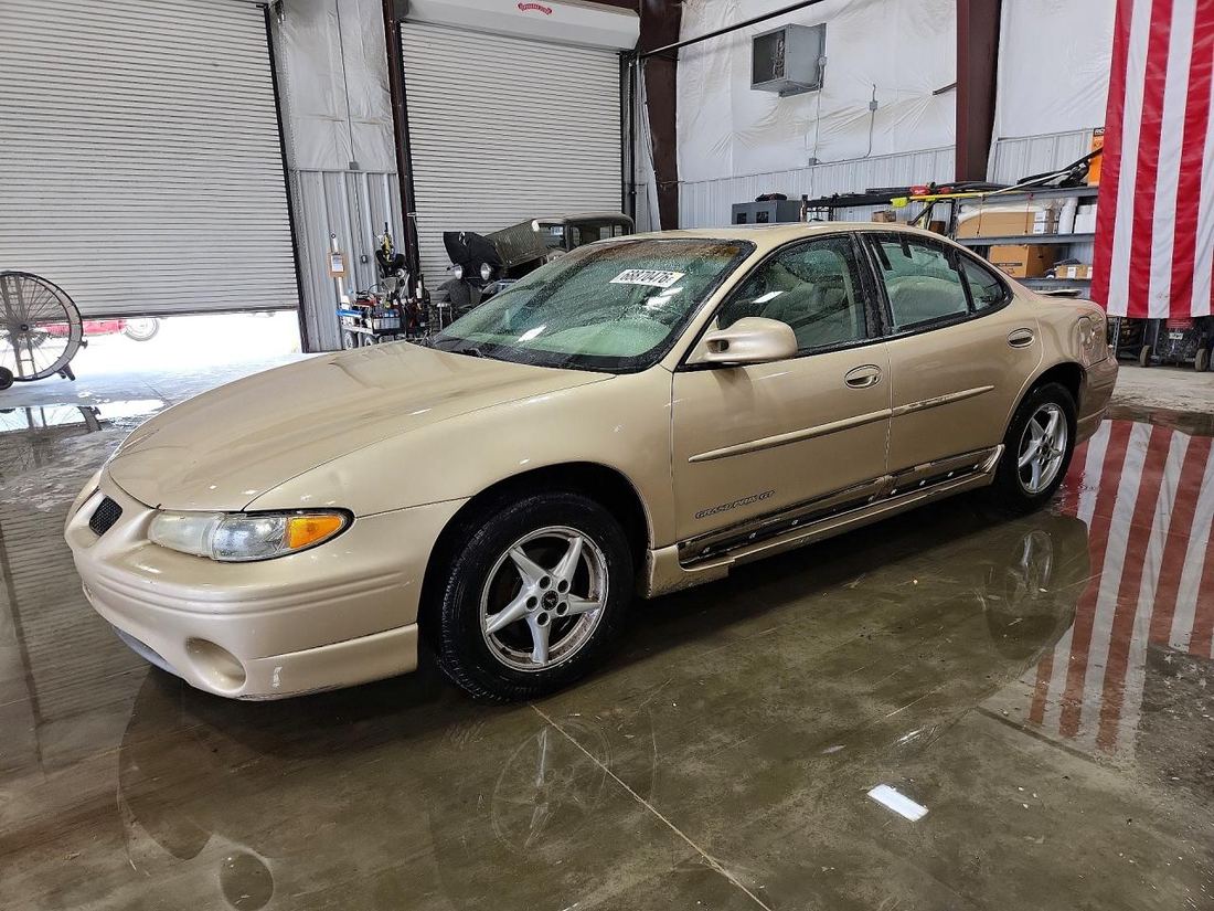 2002 PONTIAC GRAND PRIX
