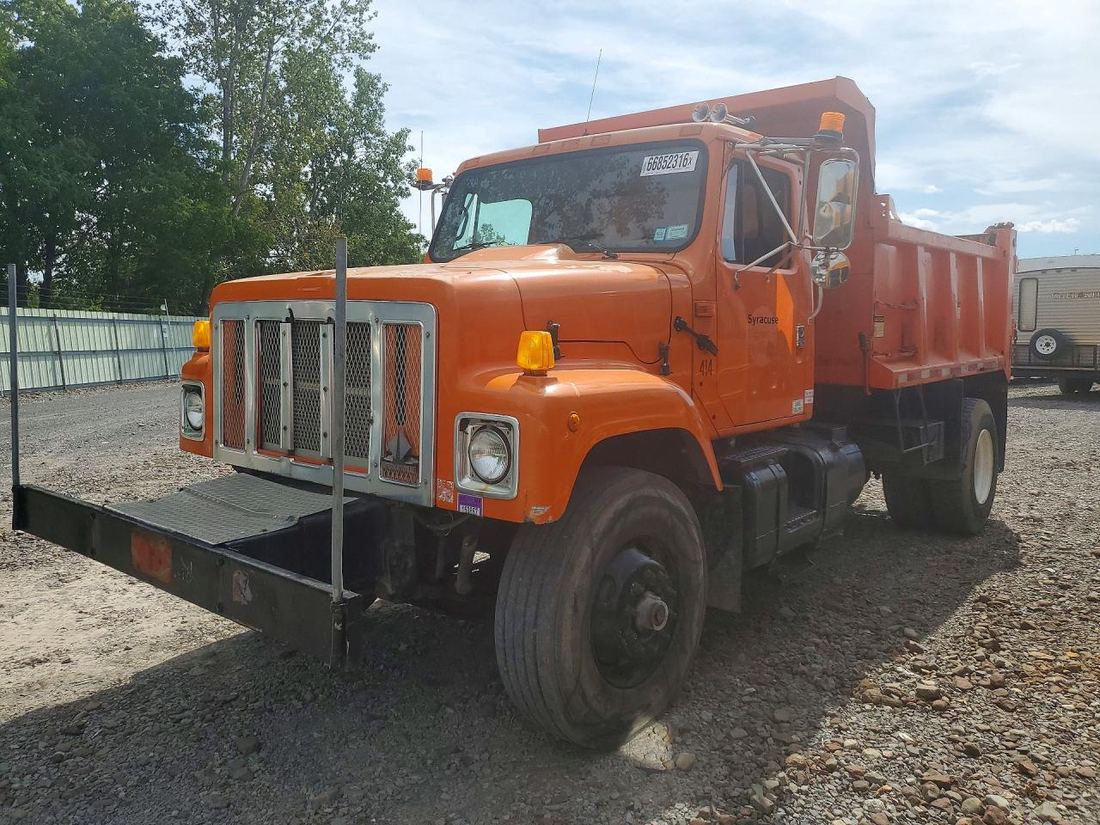 2001 INTERNATIONAL 2000