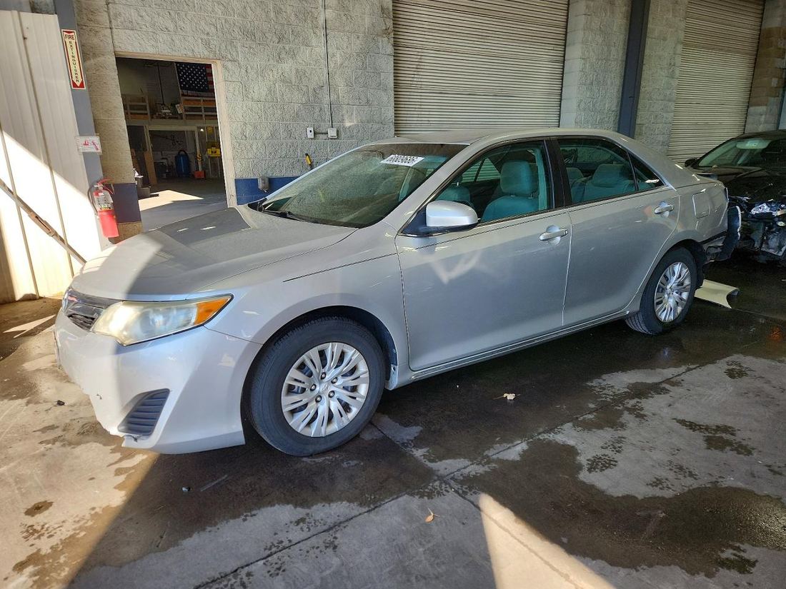 2014 TOYOTA CAMRY