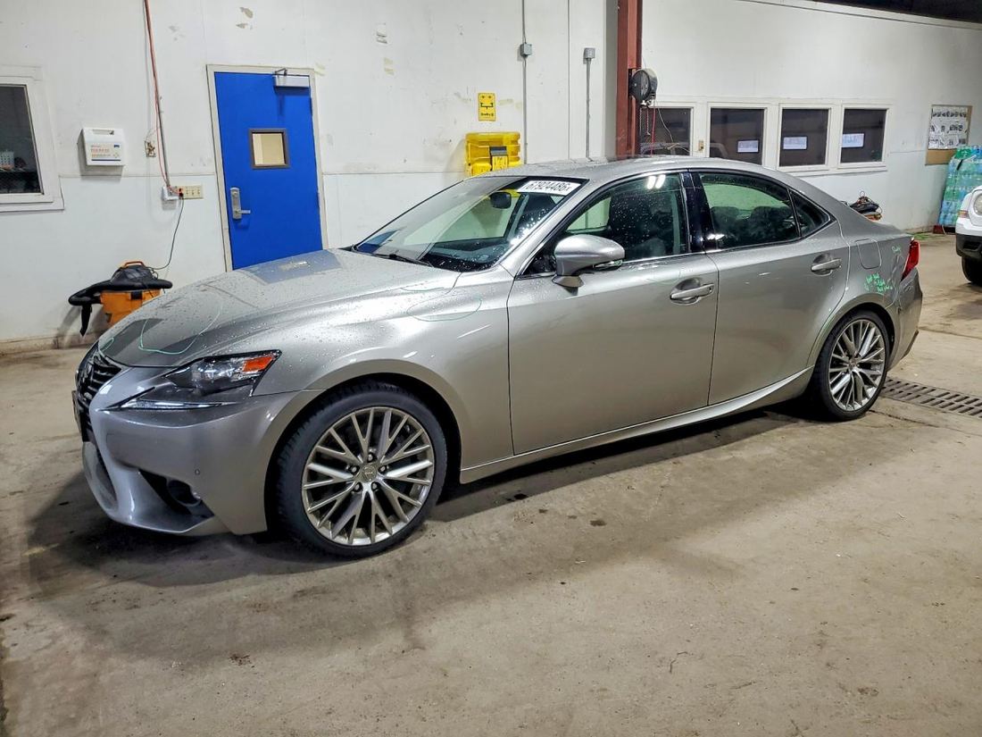 2016 LEXUS IS
