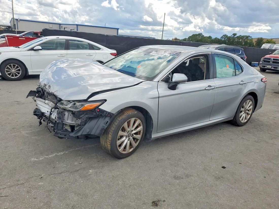 2018 TOYOTA CAMRY