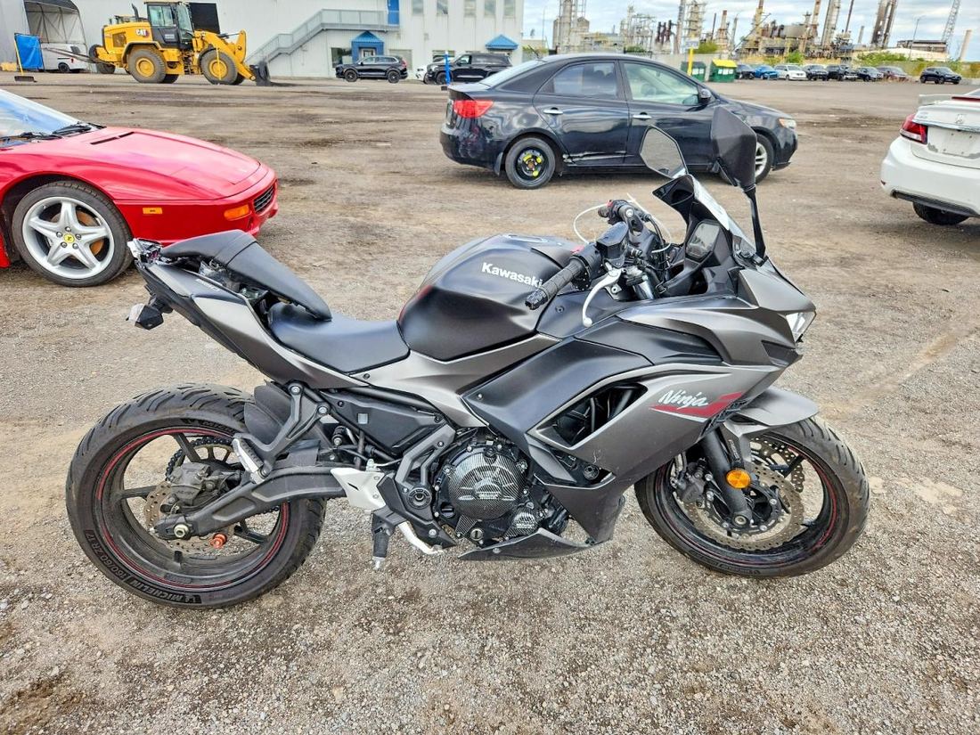 2022 KAWASAKI EX650