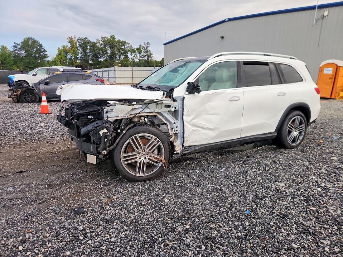 2026 MERCEDES-BENZ GLS