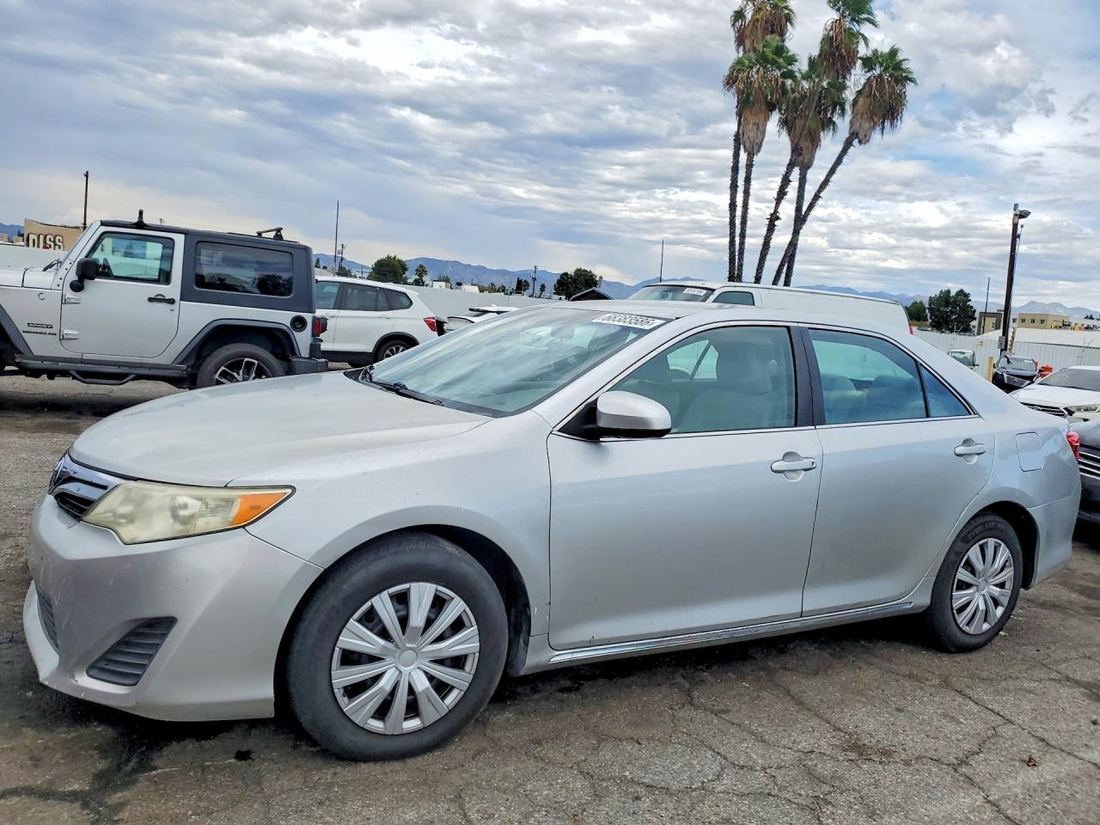 2014 TOYOTA CAMRY