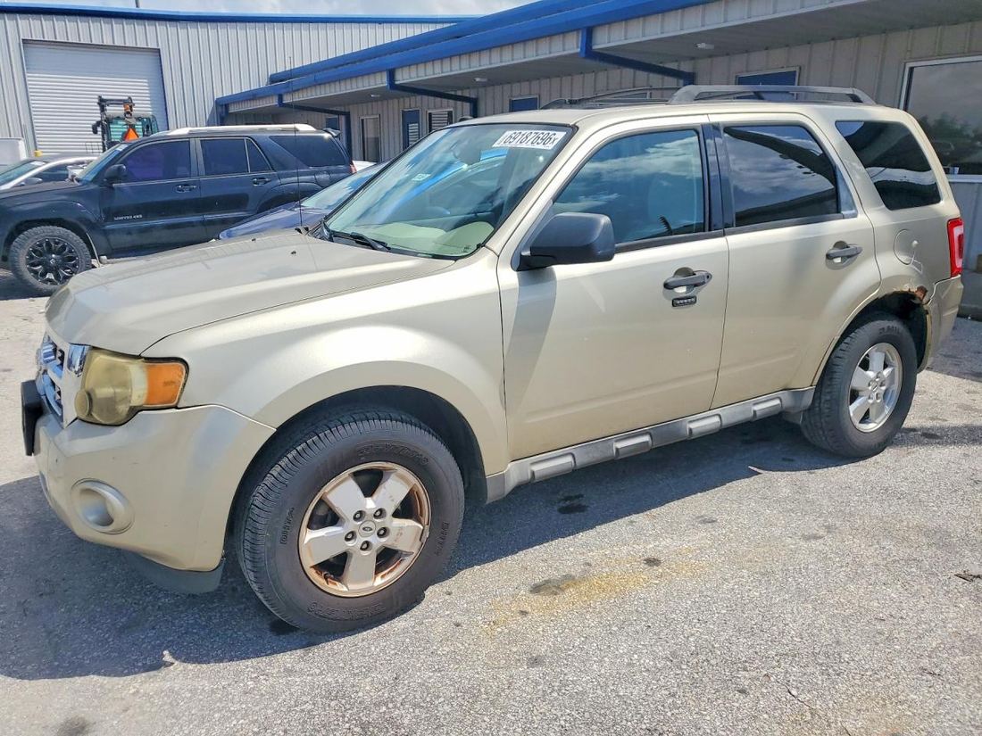 2010 FORD ESCAPE