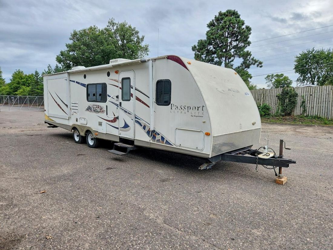 2010 KEYSTONE PASSPORT ULTRA LITE