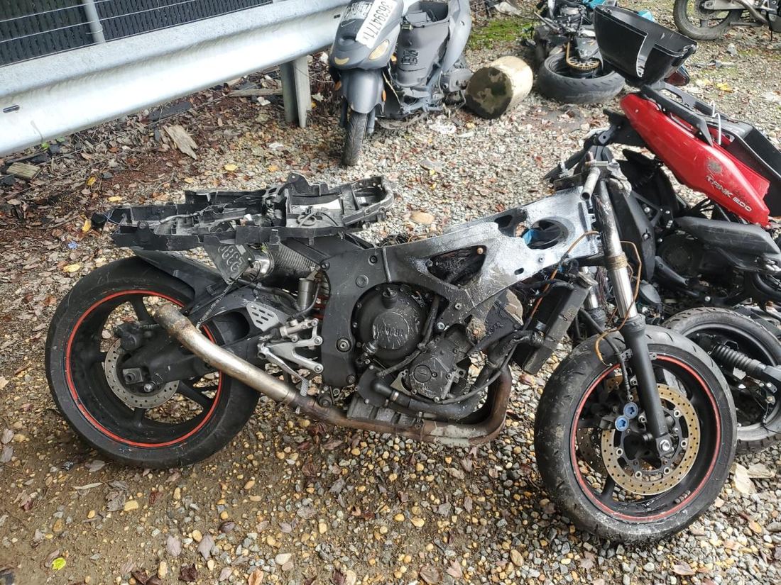 2006 YAMAHA YZFR6