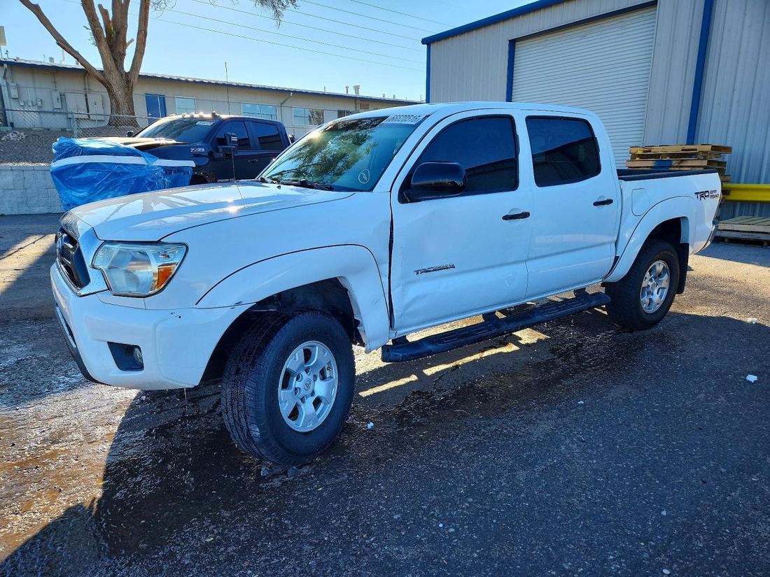 2015 TOYOTA TACOMA