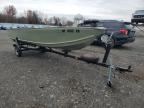 2002 LOWE BOAT