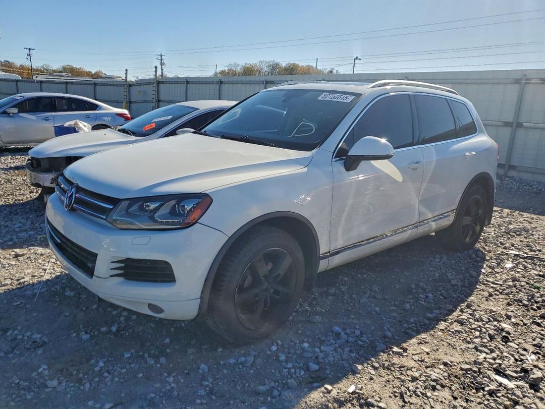 2013 VOLKSWAGEN TOUAREG