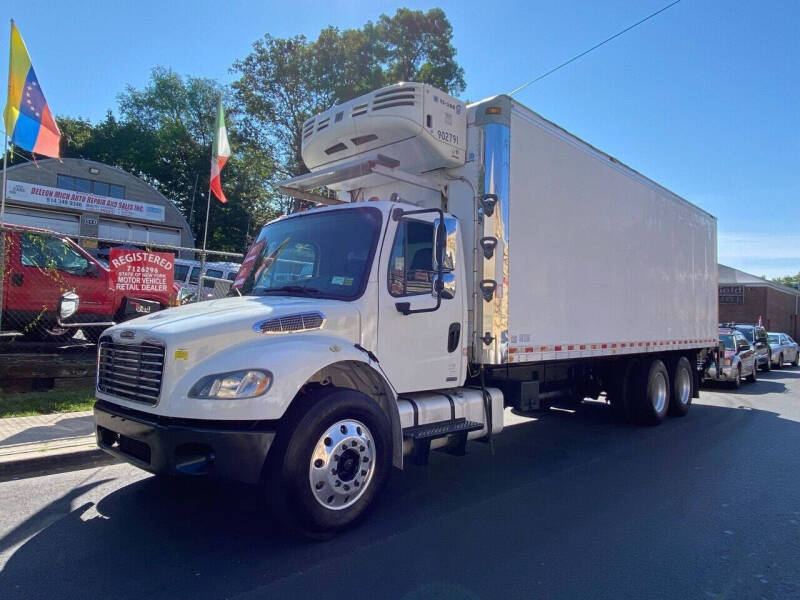 2005 Freightliner 106 Medium Duty