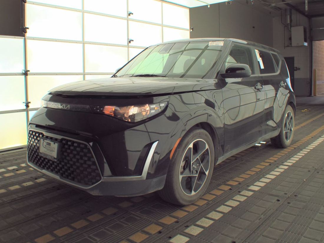 2023 KIA EX