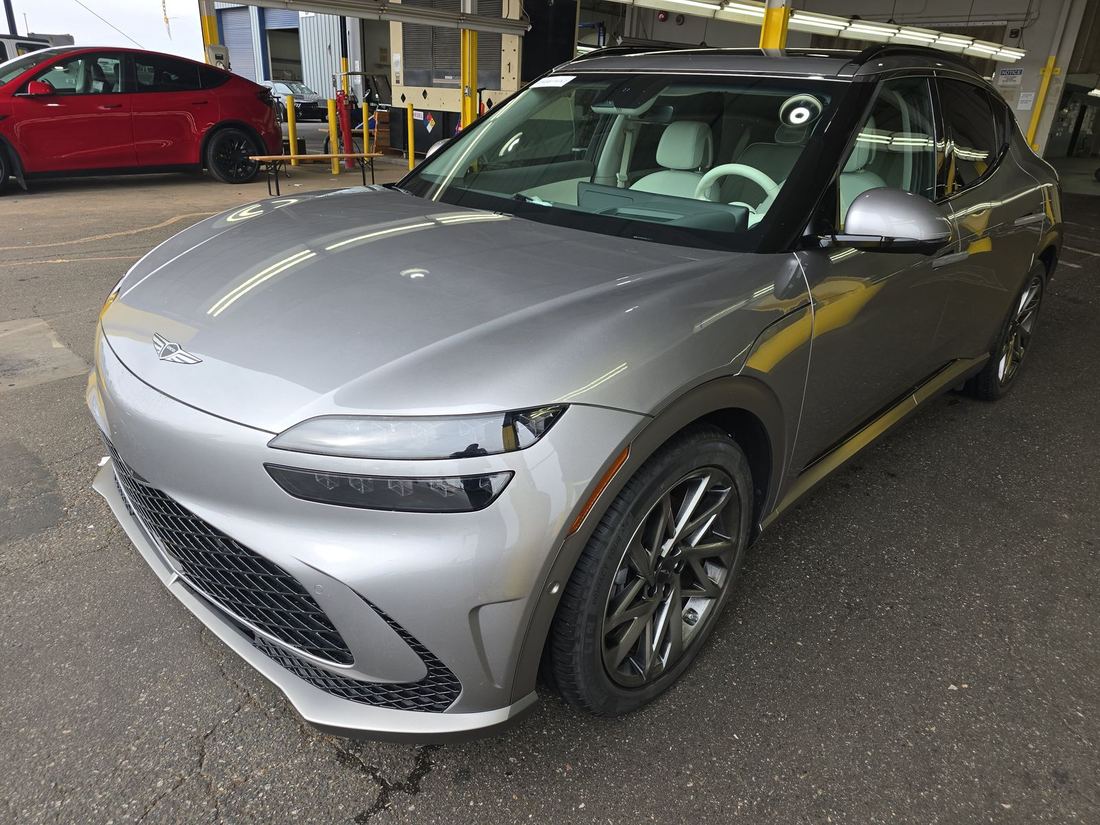 2023 GENESIS Advanced