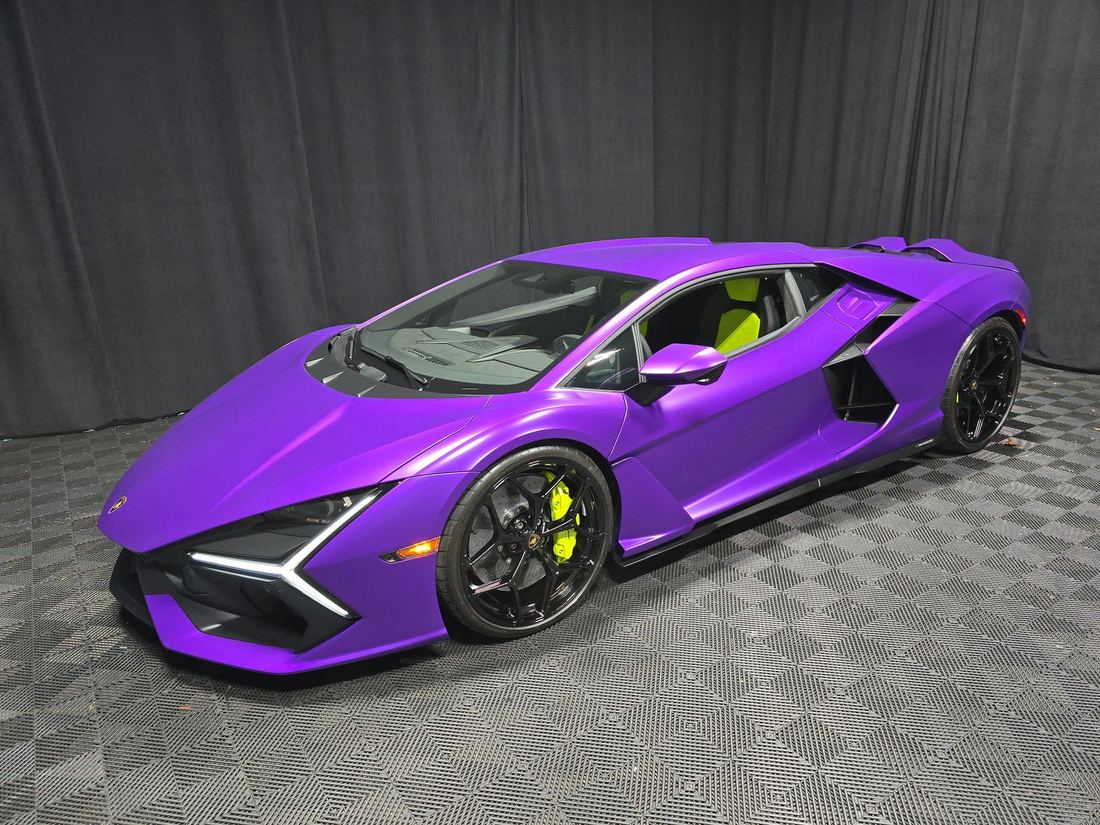 2025 Lamborghini Revuelto