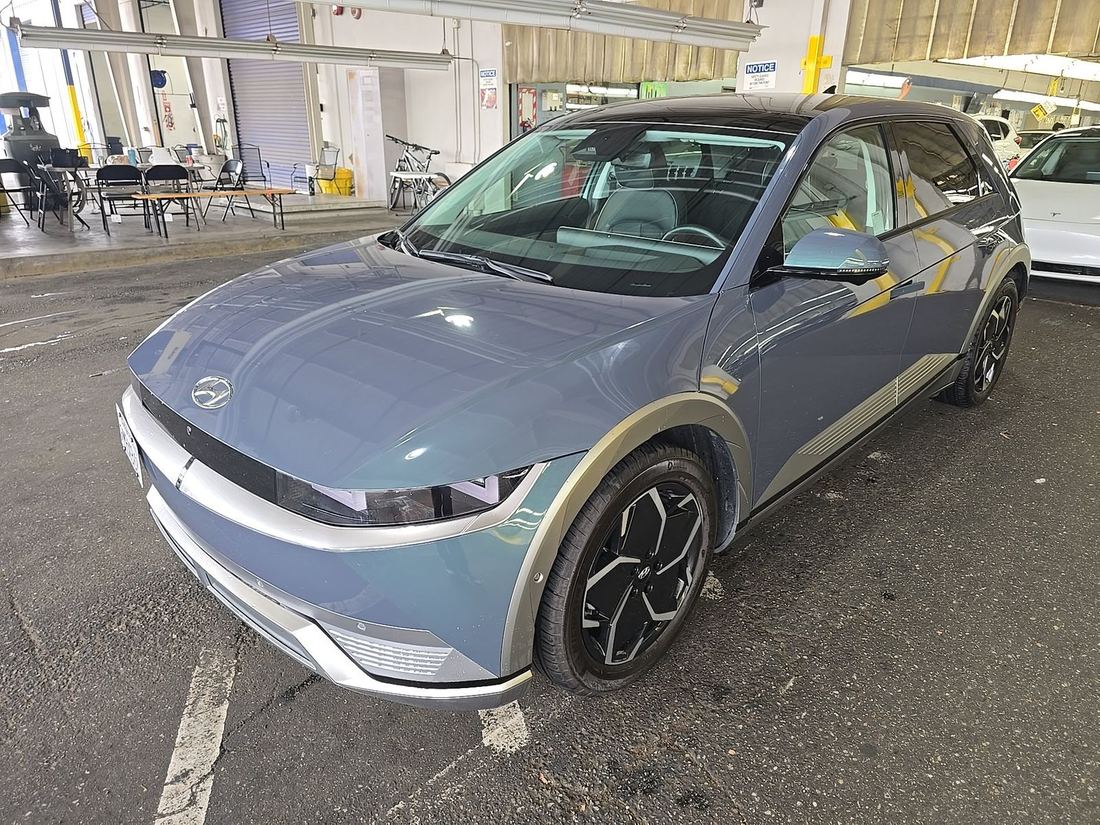 2024 HYUNDAI Limited, Disney 100 Platinum Edition