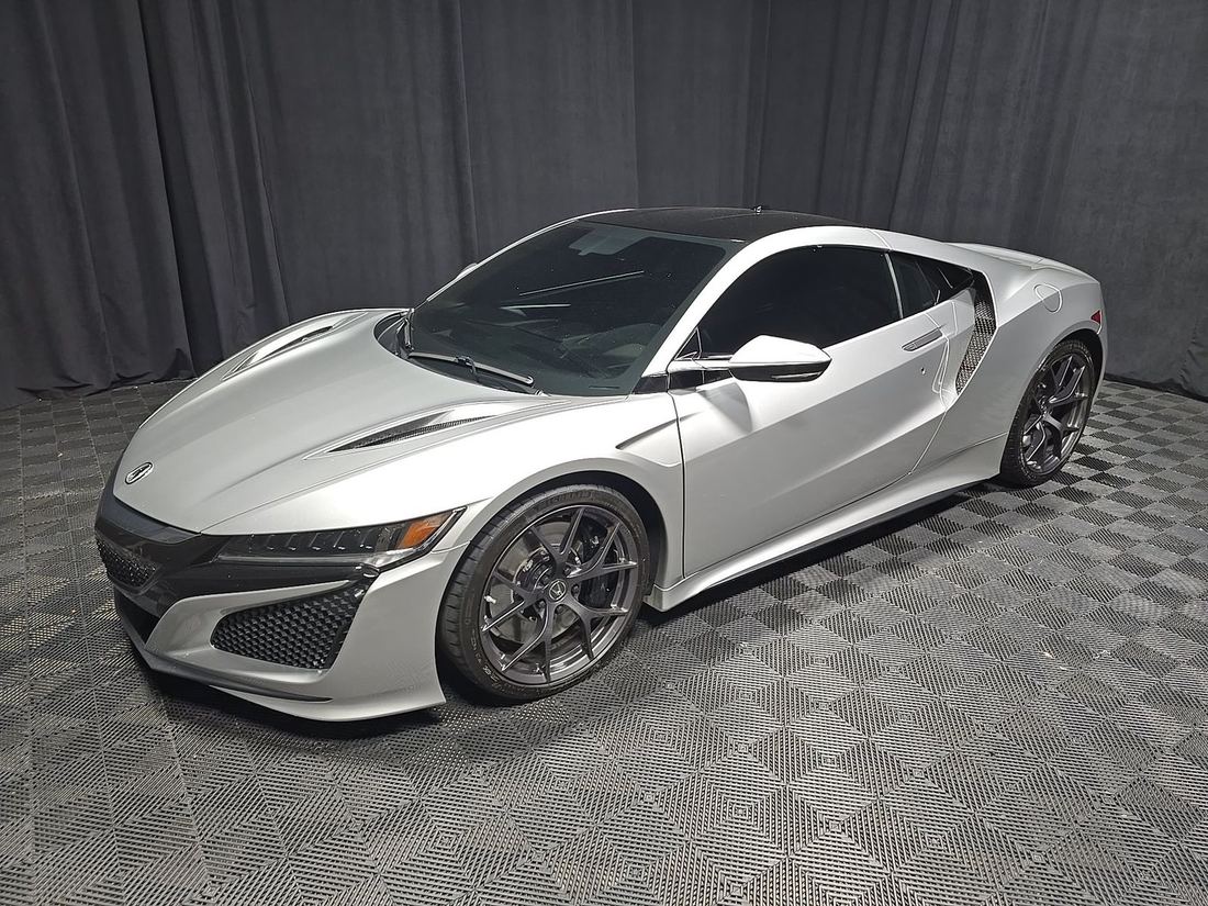 2017 Acura NSX