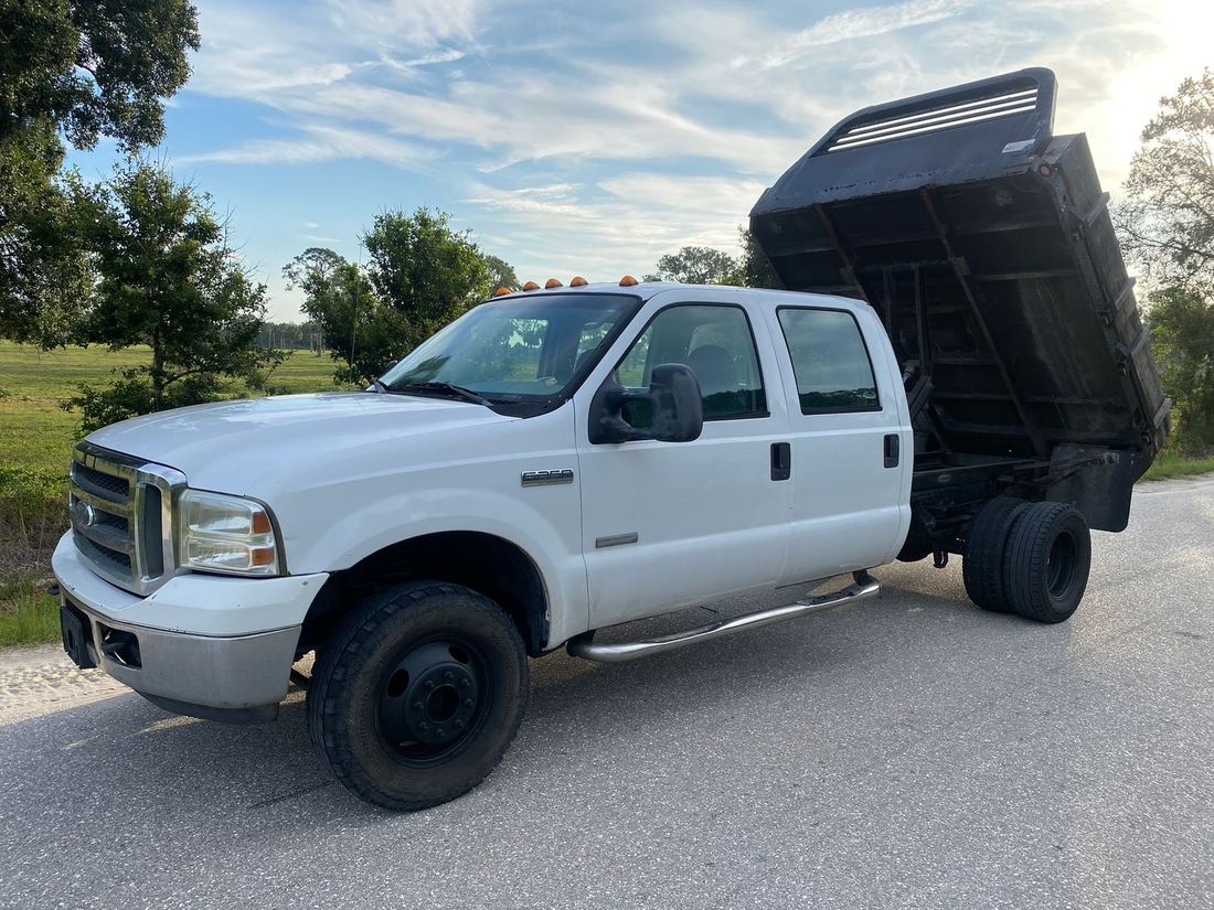 2005 Ford Super Duty - Dual Rear Wheel