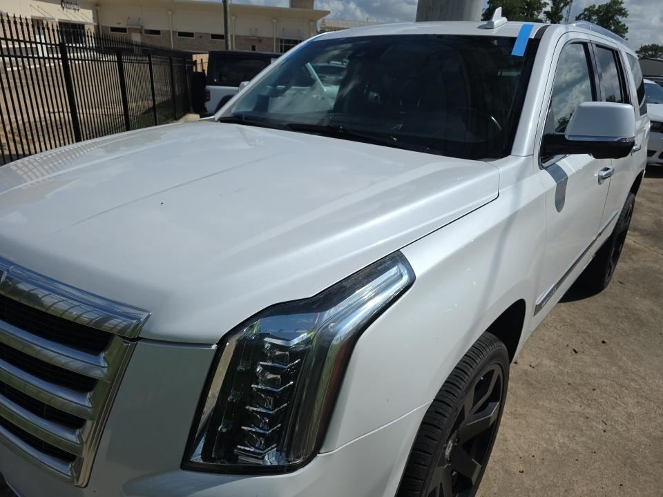 2018 Cadillac Premium Luxury