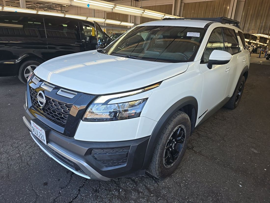 2025 NISSAN SV