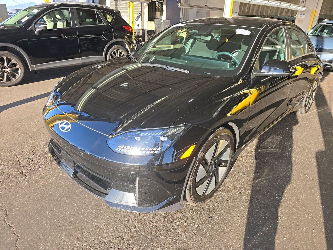 2024 HYUNDAI SE