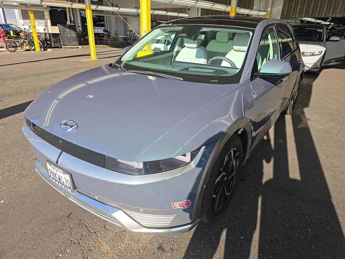 2024 HYUNDAI Limited, Disney 100 Platinum Edition