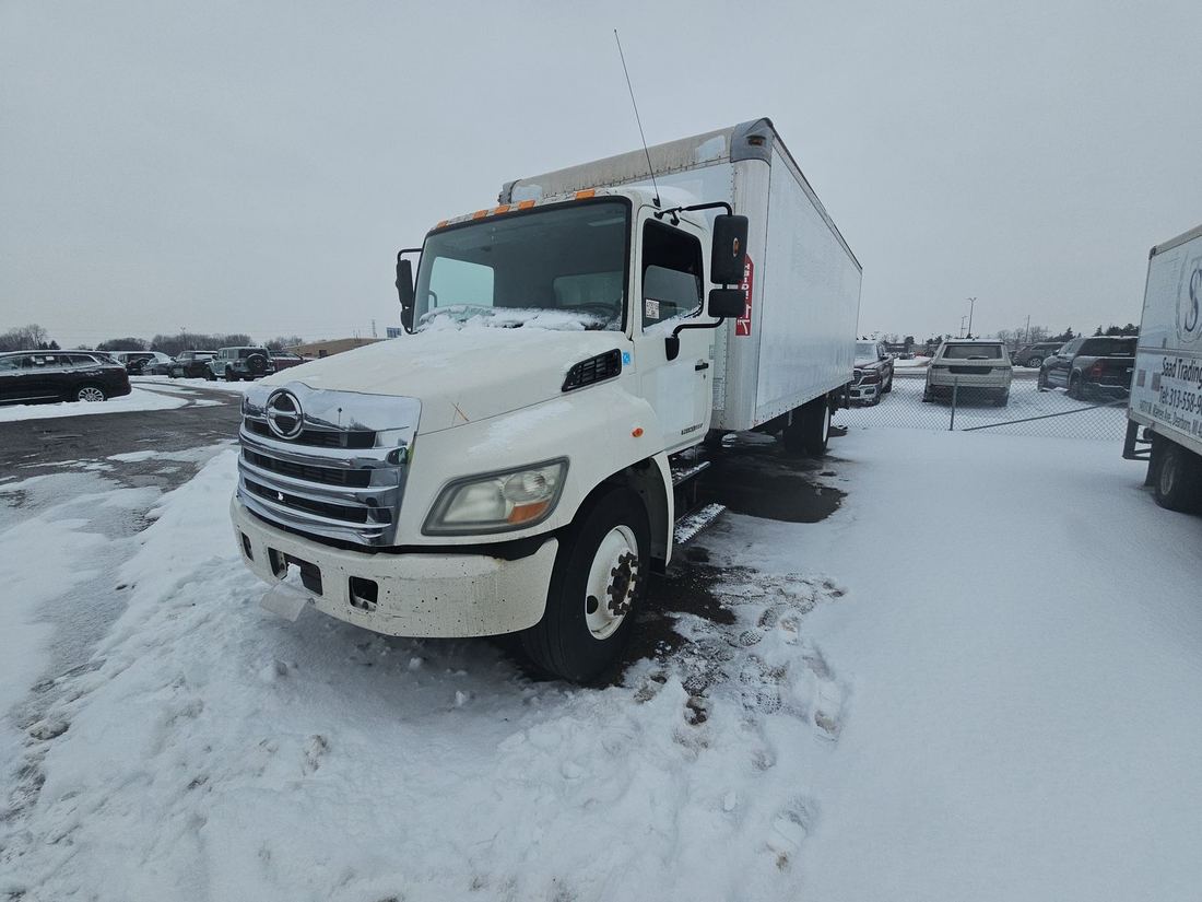 2013 Hino Conventional Type Truck