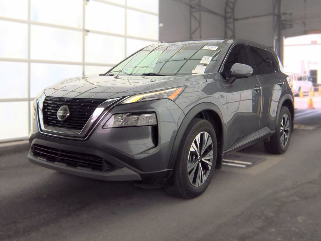2021 Nissan SV