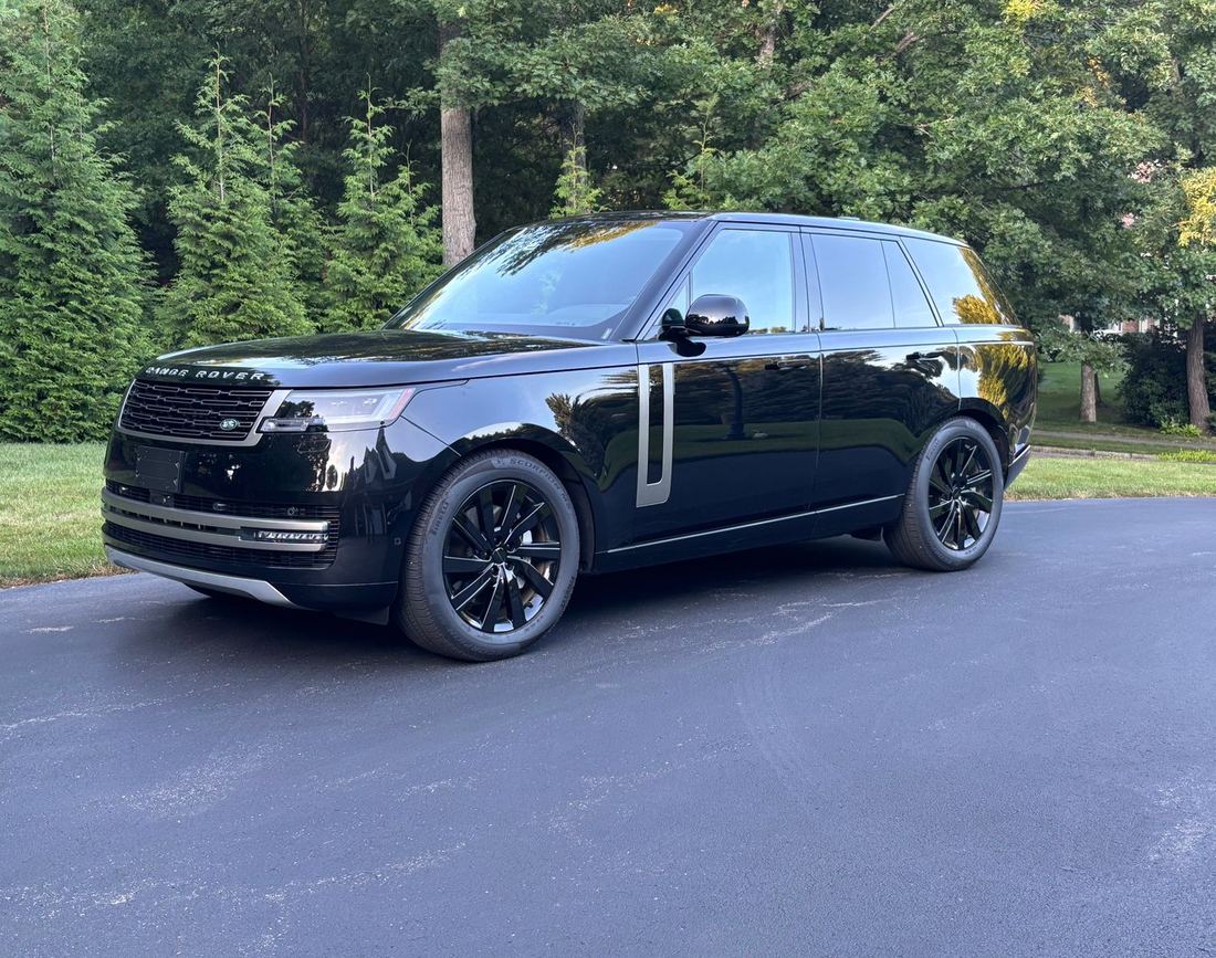 2026 Land Rover SE