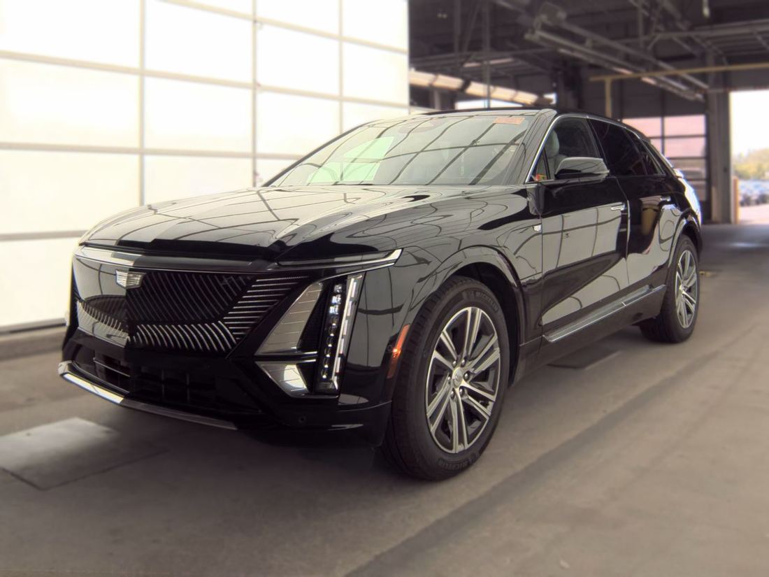 2024 CADILLAC Lux-1
