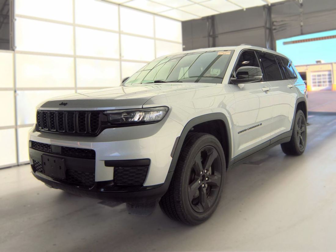 2023 Jeep Laredo, Altitude
