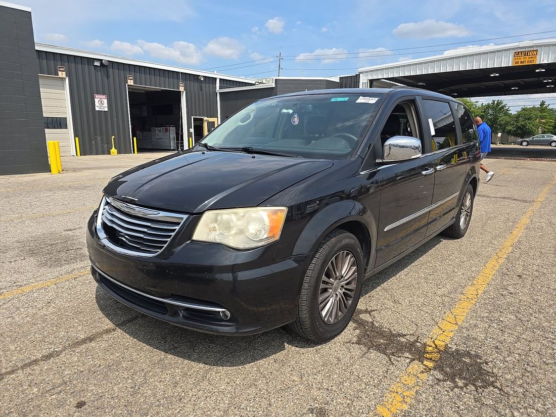 2013 CHRYSLER Touring-L
