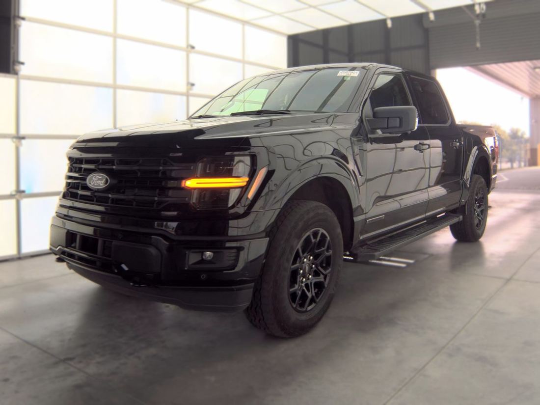 2024 FORD XLT