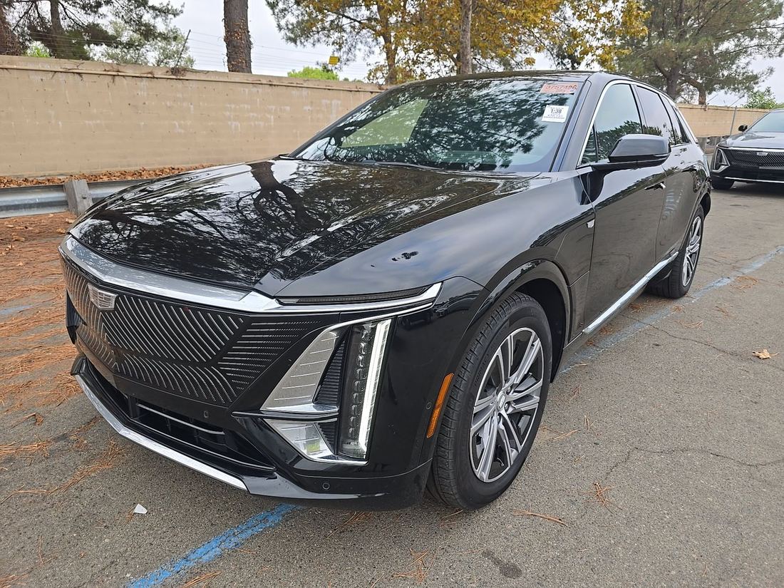 2024 CADILLAC Lux-1