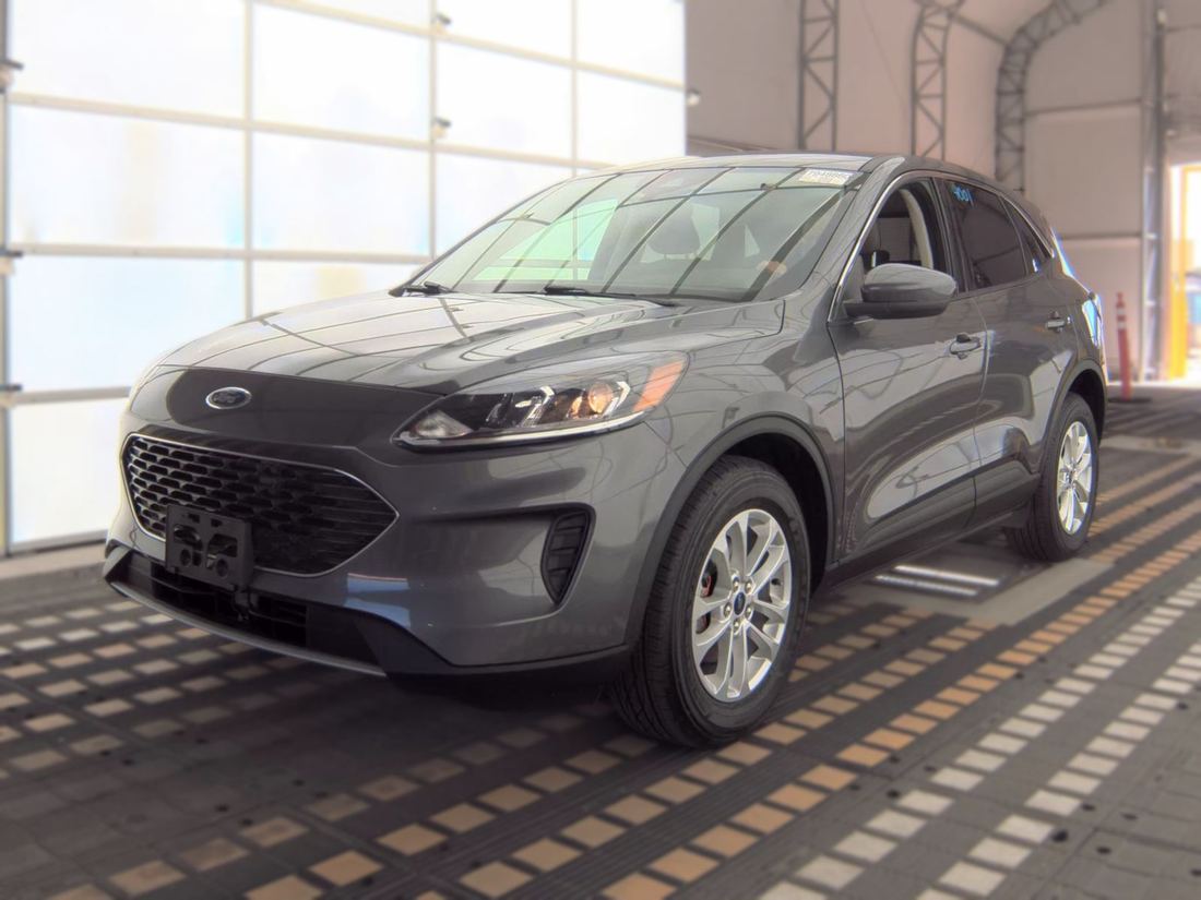 2021 Ford SE