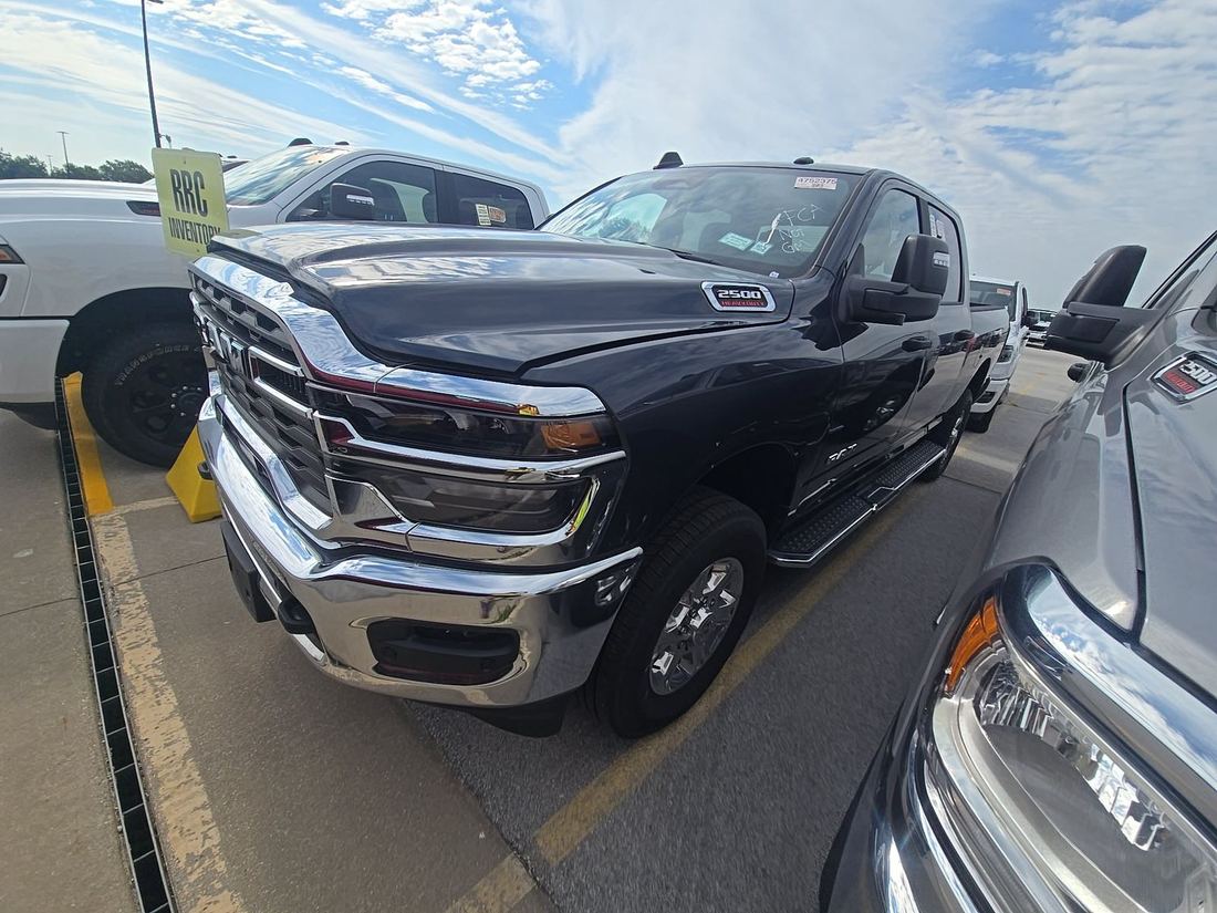 2025 RAM Big Horn/Lonestar