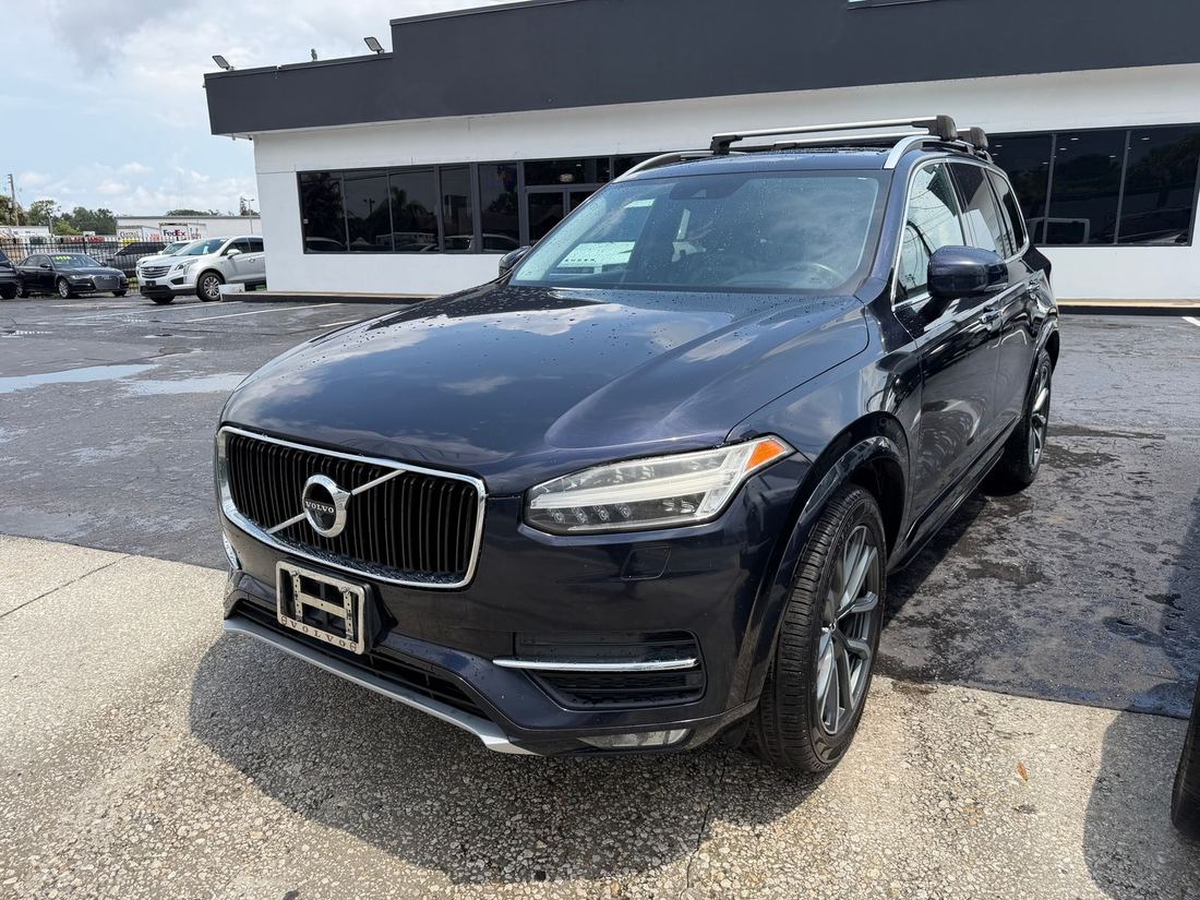 2016 Volvo SV42 Momentum