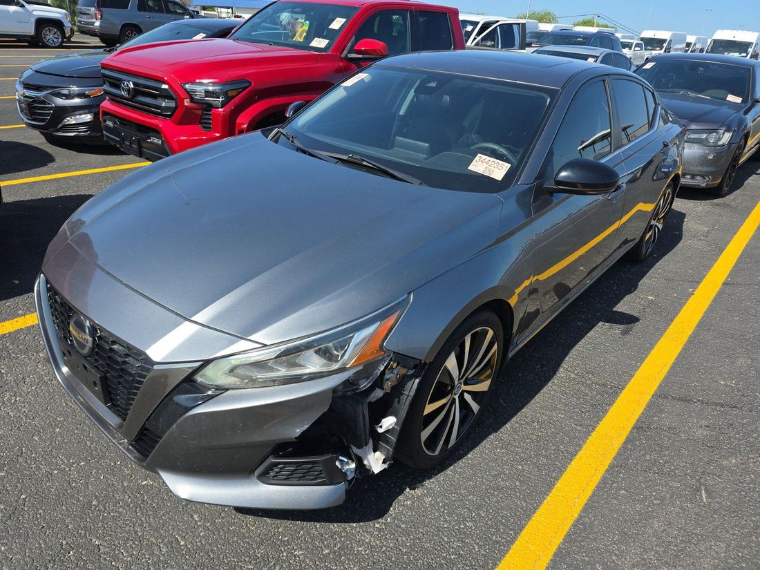 2021 NISSAN SR